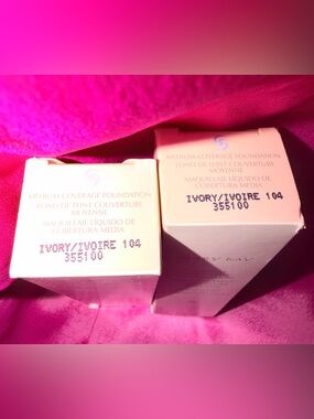 Mary Kay Medium-Coverage Liquid Foundation - Ivory 104 (Boxed) Discontinued